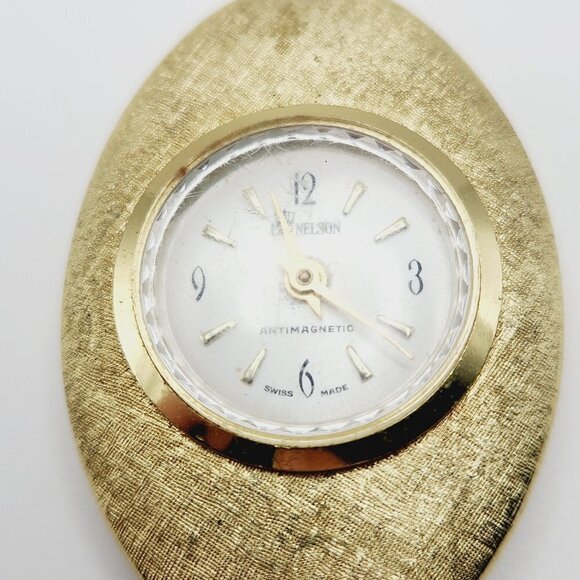 Vintage Lady Nelson Berger Mechanical Wind Up Gold Textured Oval Pendant Watch - Picture 3 of 6
